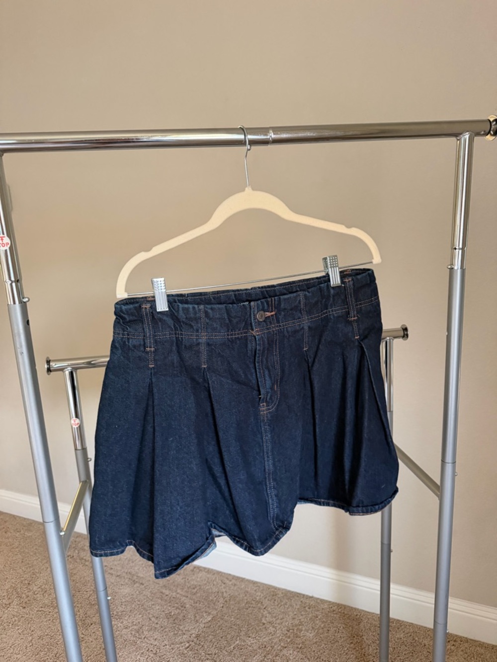 Pleated denim skirt